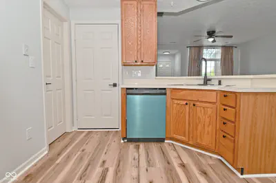 11437 Enclave Boulevard, Fishers - 12