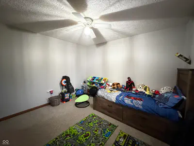 825 Krislynn Woods Avenue, West Terre Haute - 46