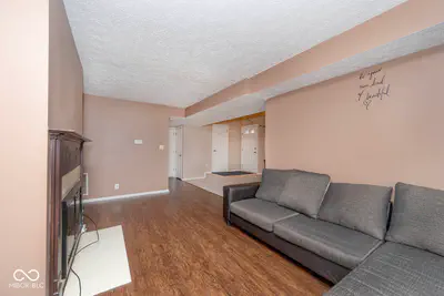 8012 Valley Farms Court, Indianapolis - 6