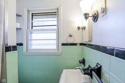 202 Monroe Street, Indianapolis - 16