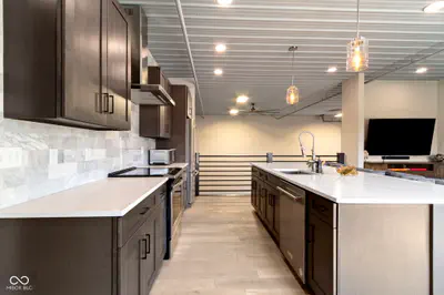 17745 Motor District Circle, Westfield - 4