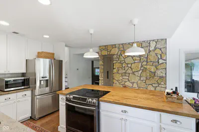 1954 Lakeview Drive, Avon - 10