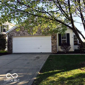 2737 Dawnlake Drive, Indianapolis