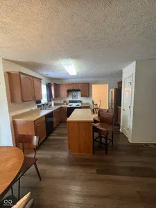 1616 Walpole Lane, Indianapolis - 13