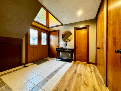 560 Sir Lancelot Drive, Seymour - 6