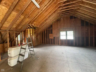 307 Pierce Street, Whitestown - 27