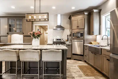 8688 Buffett Parkway, Fishers - 8
