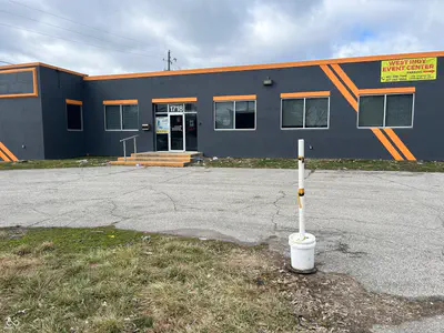 1718 Lafayette Road, Indianapolis