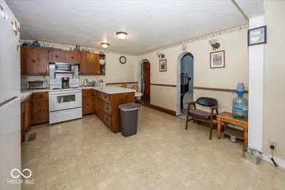 5579 US Highway 36, Middletown - 9