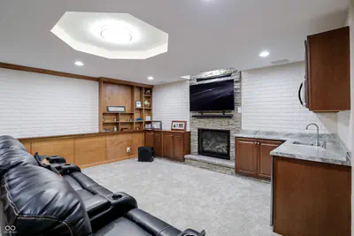 5571 Red Oak Drive, Greenfield - 51