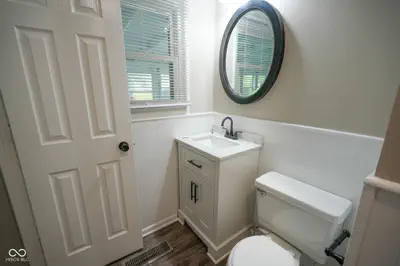 710 Brooks Drive, Fortville - 12