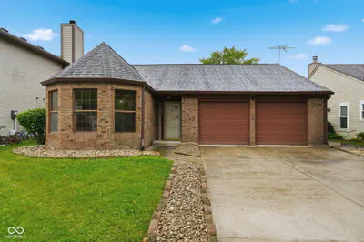 8928 Summer Walk Drive, Indianapolis