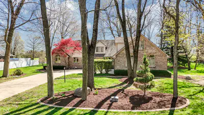 5571 Red Oak Drive, Greenfield - 2