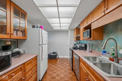 4000 Meridian Street, Indianapolis - 11