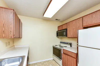 7238 Harbour Isle, Indianapolis - 10