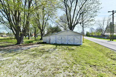 4992 100, New Palestine - 39
