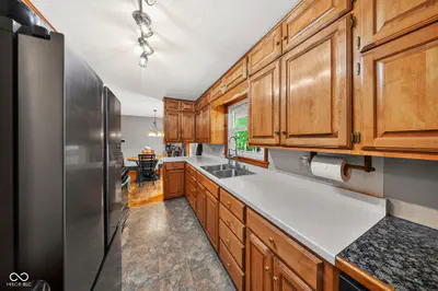 403 Lafayette Street, Cloverdale - 14