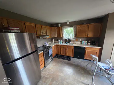 271 Bear Story Court, Greenfield - 9