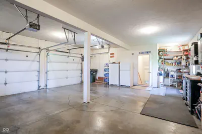 5571 Red Oak Drive, Greenfield - 58