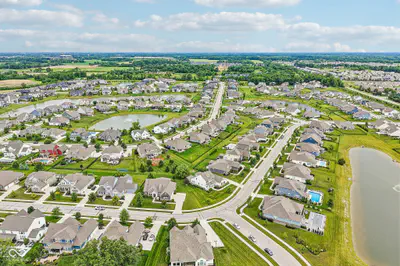 3760 Shady Lake Drive, Westfield - 66