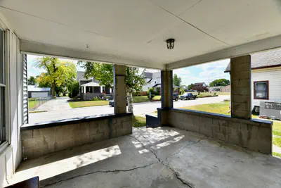 208 Sherman Street, Windfall - 4