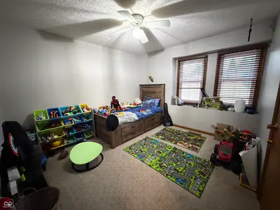 825 Krislynn Woods Avenue, West Terre Haute - 43