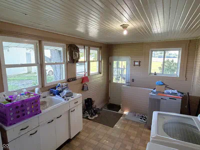 2438 500, Crawfordsville - 12