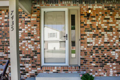 7435 Prairie Lake Drive, Indianapolis - 3