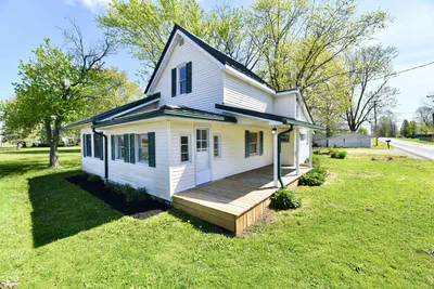 4992 100, New Palestine - 2