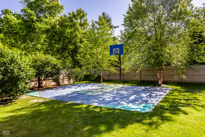 8688 Buffett Parkway, Fishers - 39