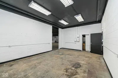 2401 Monroe Street, Muncie - 23