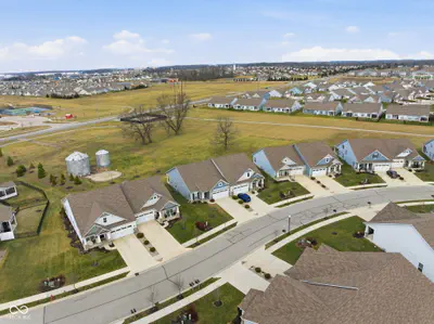 4298 Red Barn Drive, Whitestown - 32