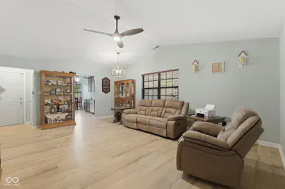 8928 Summer Walk Drive, Indianapolis - 15