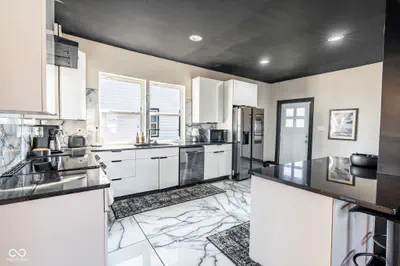 2207 Lexington Avenue, Indianapolis - 7