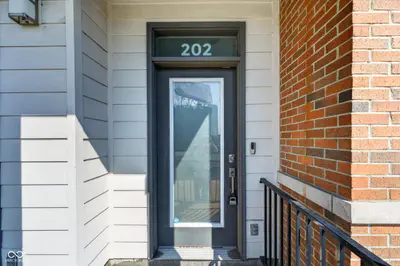 727 Illinois Street, Indianapolis - 3