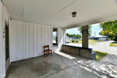 208 Sherman Street, Windfall - 3