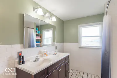 4258 South Drive, Quincy - 43