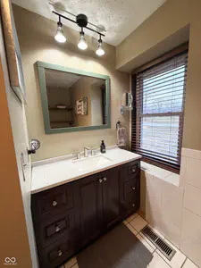 825 Krislynn Woods Avenue, West Terre Haute - 47