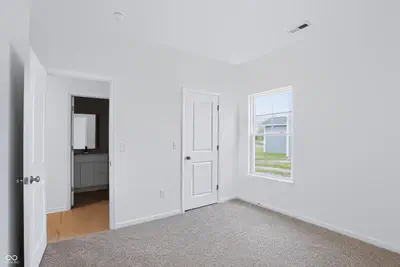 8657 Meadowlands Court, Plainfield - 24