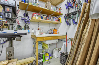 6070 County Road 200, Avon - 41