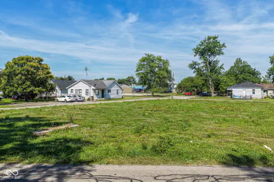 102 Oak Street, Columbus - 2
