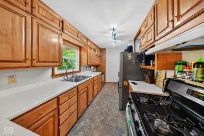 403 Lafayette Street, Cloverdale - 13
