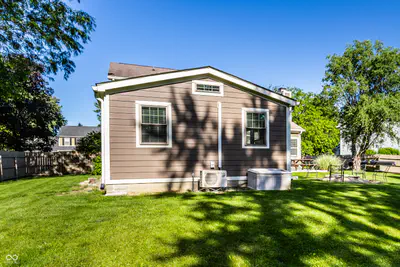 8688 Buffett Parkway, Fishers - 45