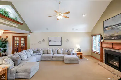 5571 Red Oak Drive, Greenfield - 14