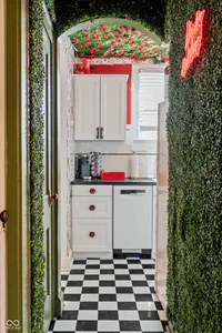 814 48th Street, Indianapolis - 19