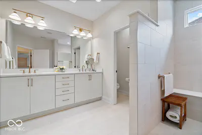 7056 Yosemite Drive, Zionsville - 19