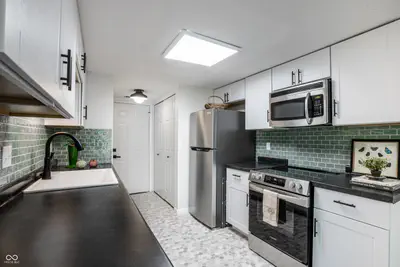 7435 Prairie Lake Drive, Indianapolis - 12