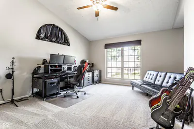 8688 Buffett Parkway, Fishers - 27