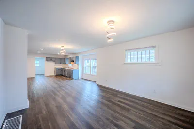 1605 Memorial Drive, Muncie - 10