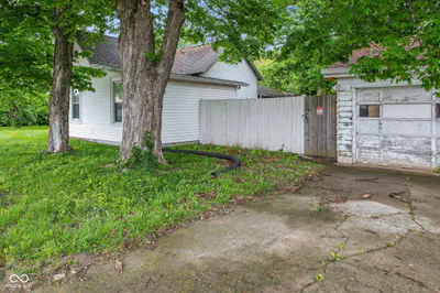 8821 Ogden Dunes Drive, Camby - 3